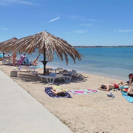 Family Oasis Apartment Zukve Врси Экстерьер фото