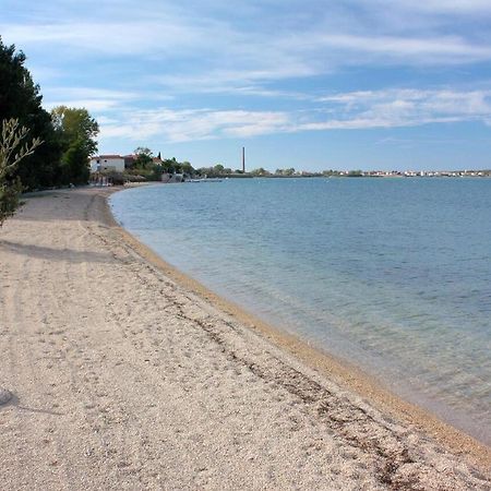 Family Oasis Apartment Zukve Врси Экстерьер фото