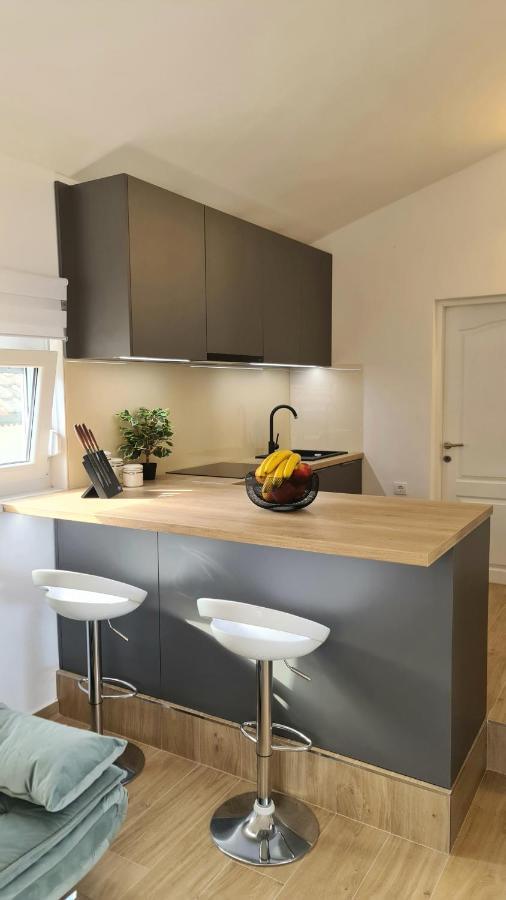 Family Oasis Apartment Zukve Врси Экстерьер фото