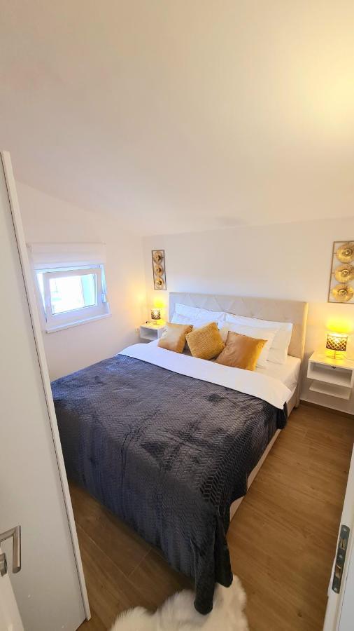 Family Oasis Apartment Zukve Врси Экстерьер фото