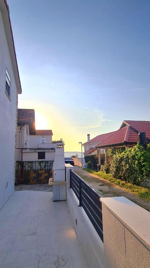 Family Oasis Apartment Zukve Врси Экстерьер фото