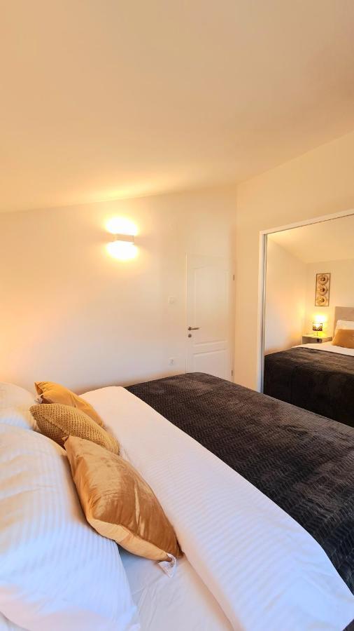 Family Oasis Apartment Zukve Врси Экстерьер фото