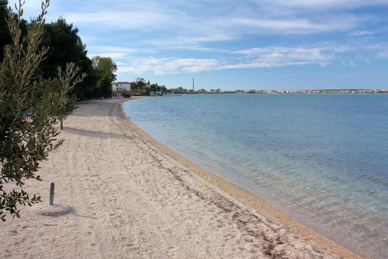 Family Oasis Apartment Zukve Врси Экстерьер фото